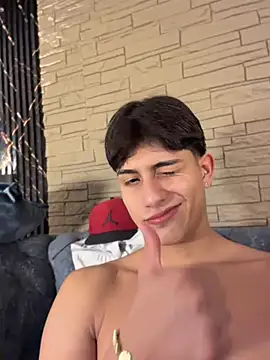 Lander_Cruz stripchat live cam model