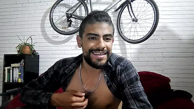 JBond007BBC stripchat live cam model