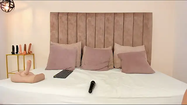 anna_luuxx stripchat live cam model