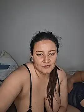 kitty_84 stripchat live cam model
