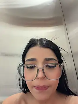 ArieliciousXXX stripchat live cam model