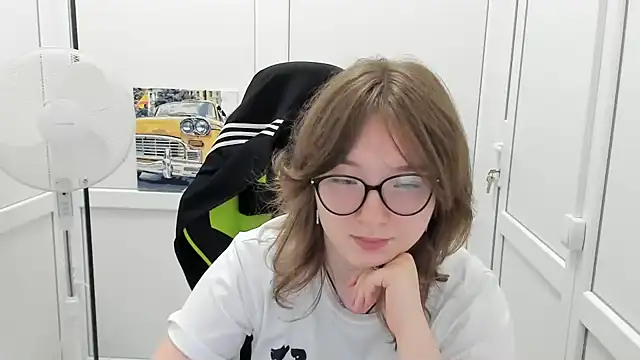 HachiYume stripchat live cam model