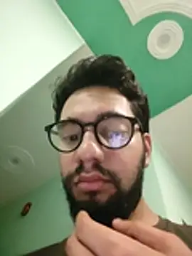 Handsome_guy_ stripchat live cam model