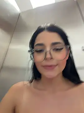 ArieliciousXXX stripchat live cam model
