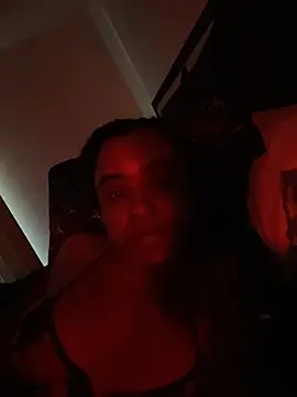 reecieofficial stripchat live cam model