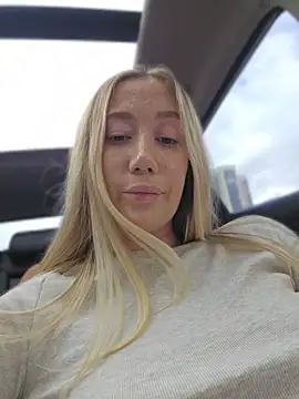 SvetLive stripchat live cam model