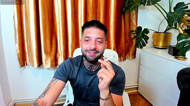TommyDum stripchat live cam model