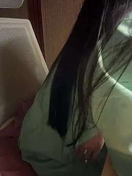 Mina048 stripchat live cam model