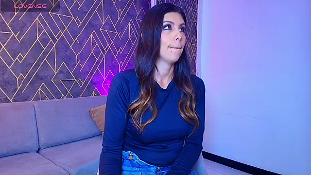 Karla_Mazuera stripchat live cam model