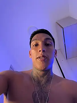 sendfer stripchat live cam model