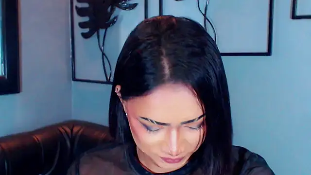 QueenOfHypnisist stripchat live cam model
