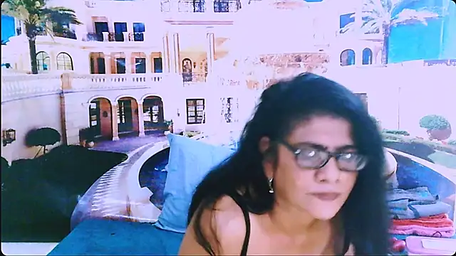 IndianAllure stripchat live cam model