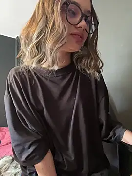 Evemeqt_ stripchat live cam model