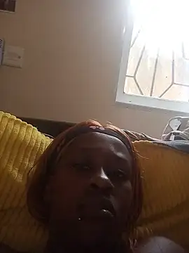 prettymickah stripchat live cam model