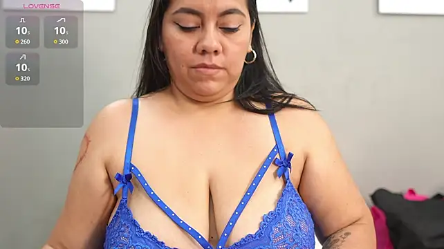 chubbythickmilf stripchat live cam model