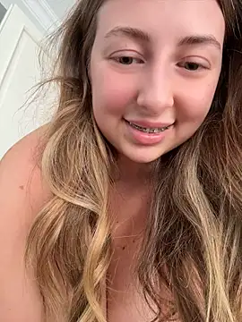 curvyflawless stripchat live cam model