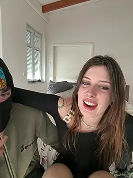 Chaos_and_cream stripchat live cam model