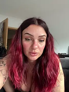 OliviaaFischer stripchat live cam model