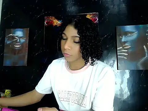 Brittany_Queen_ stripchat live cam model