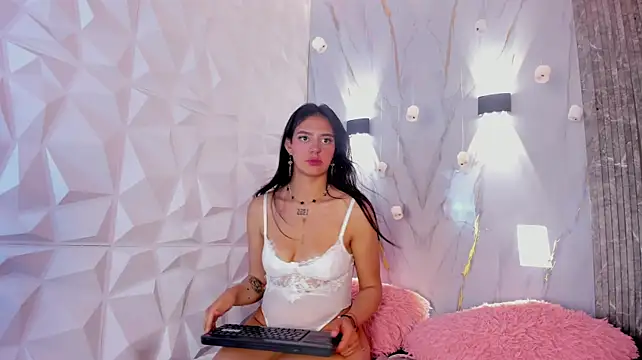 Chloe_bratzz stripchat live cam model