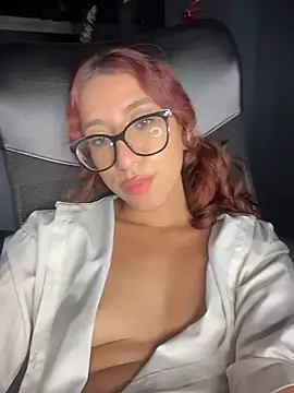 LacyLureXXX stripchat live cam model