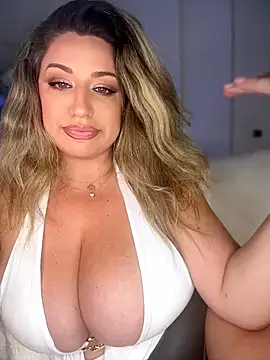 miamellycious stripchat live cam model