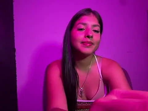 Estrellalive stripchat live cam model