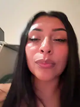 sweetAli_ stripchat live cam model