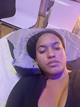 LiaObrien stripchat live cam model