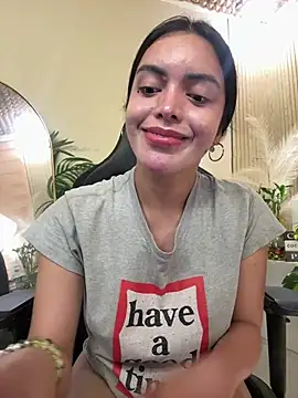 TS-SimplyTheBest stripchat live cam model
