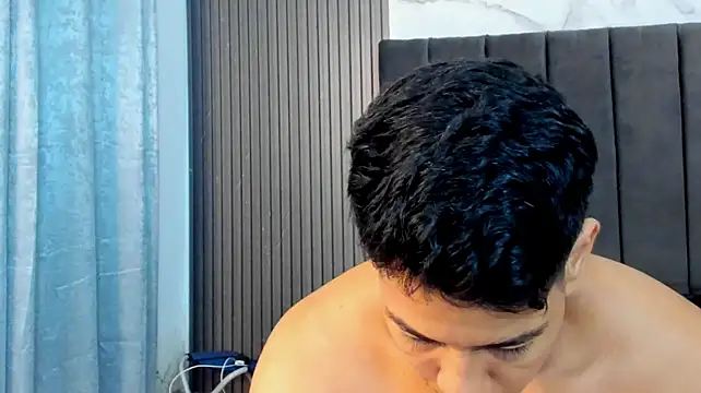 BradHadman stripchat live cam model