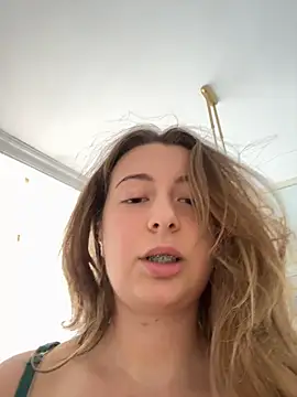 curvyflawless stripchat live cam model