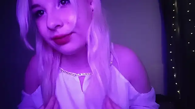 PageMcratt stripchat live cam model