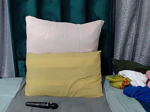 Satindream stripchat live cam model