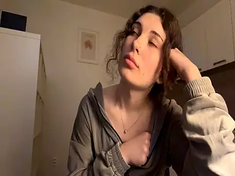 LisetteGhazvini stripchat live cam model