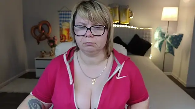 BonnnyBoobsy stripchat live cam model