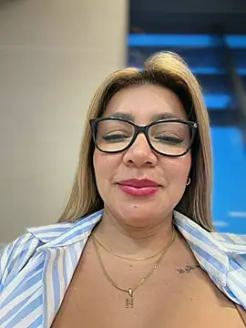 DIANITA_1988 stripchat live cam model