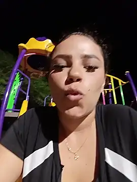 Mommy-Hot stripchat live cam model