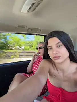 TUNDEROSE1 stripchat live cam model