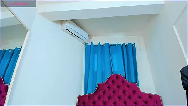 ninnadee stripchat live cam model