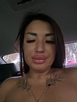 RuslanaXX stripchat live cam model