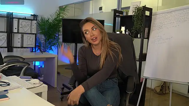 BabesGoWild stripchat live cam model
