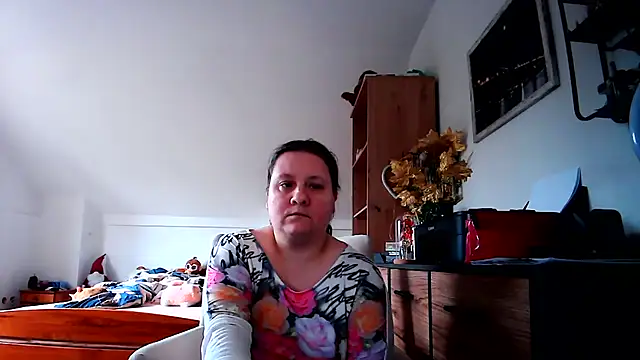 ReifeVenna stripchat live cam model