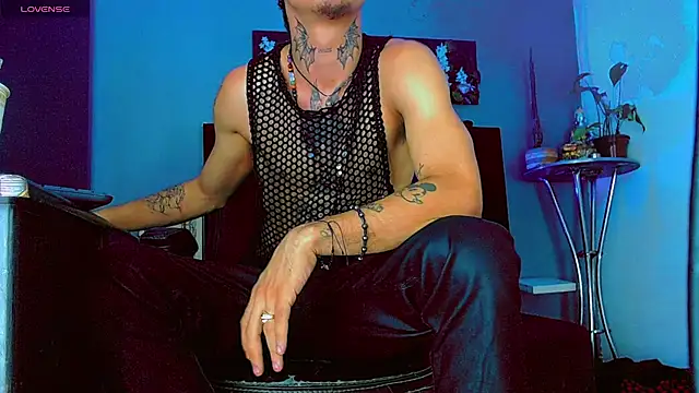 HannibalLester stripchat live cam model