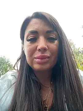 RuslanaXX stripchat live cam model