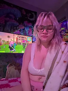 Cutiepiespanks stripchat live cam model