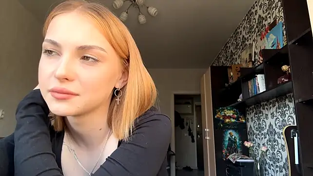 MargotHalo stripchat live cam model