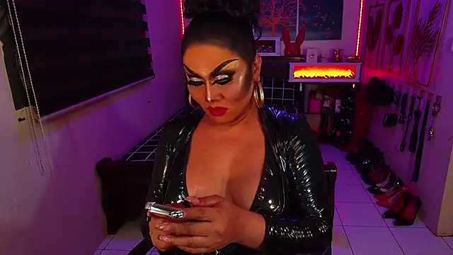 xCumOnOverMex stripchat live cam model