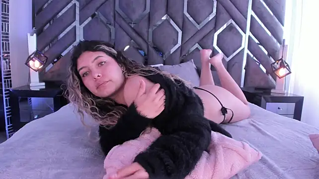 ChloeBelle_ stripchat live cam model