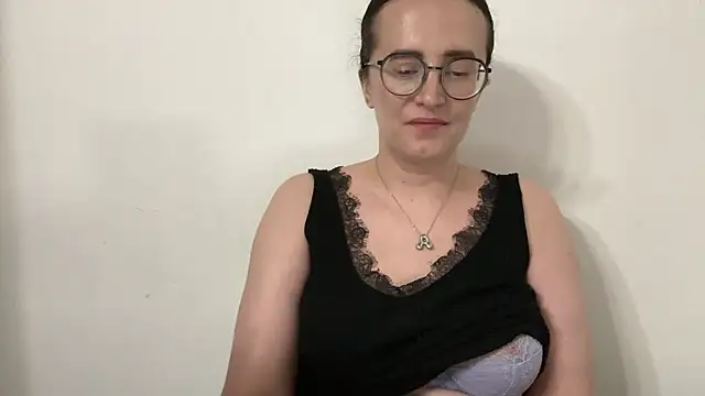 SofiaTease stripchat live cam model